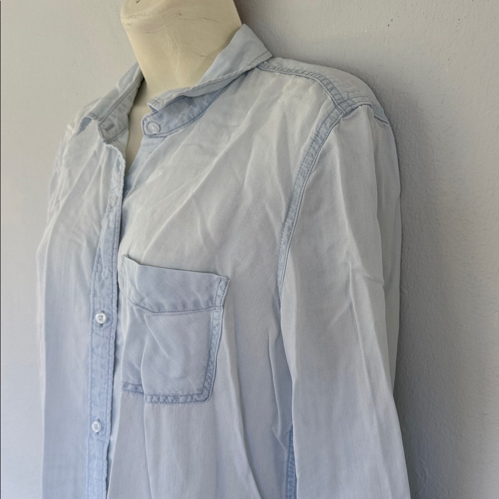Time & Tru light blue chambray denim button down dress shirt blouse size medium - Picture 7 of 11